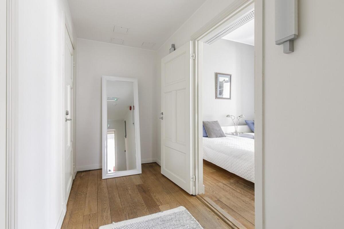 Center, 125 M2, 3 Bedroom Sea & Old Town View